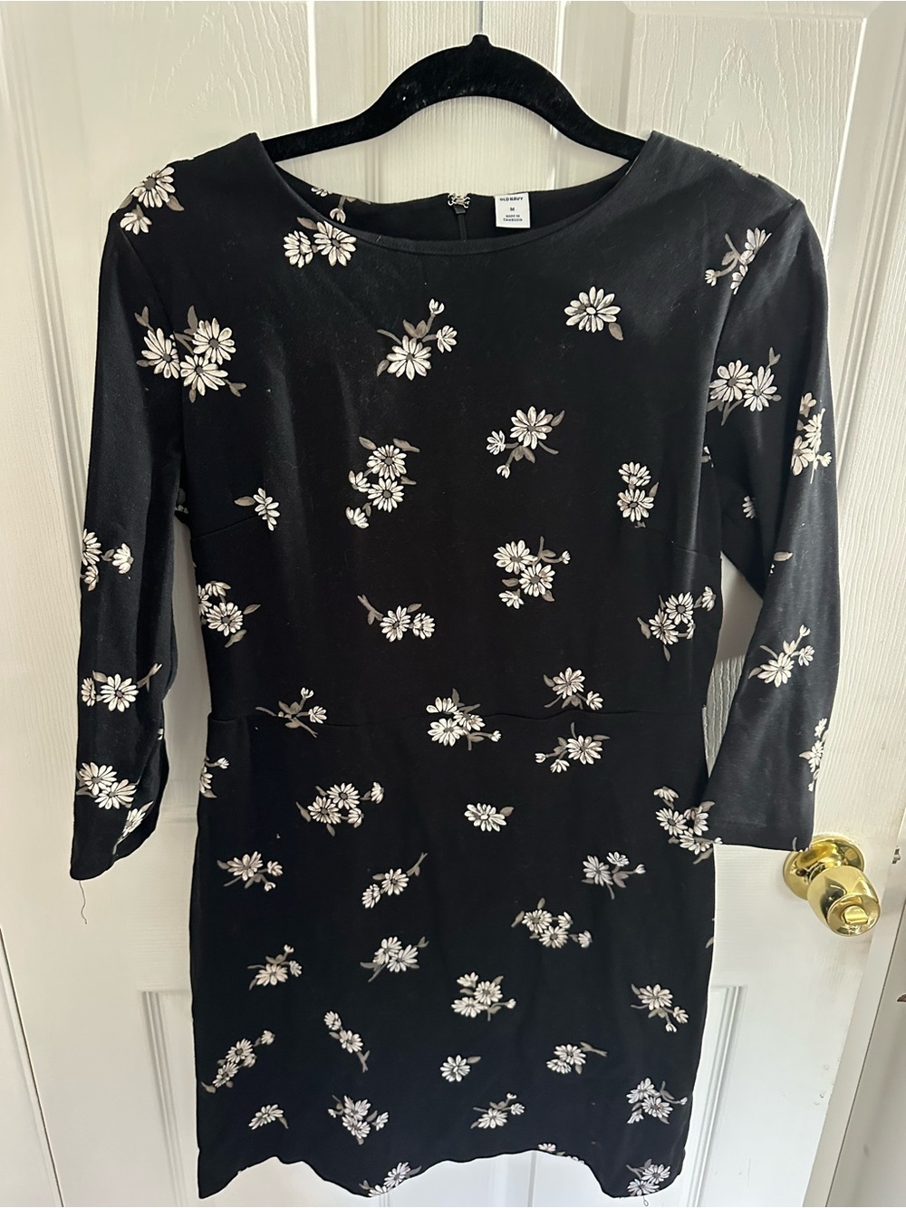 Old Navy Black Floral Dress - White Daisy Print size medium